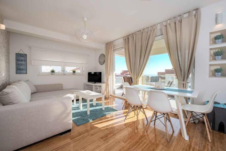 Blue Sky, Modern Sea View Apartment Novalja Kültér fotó