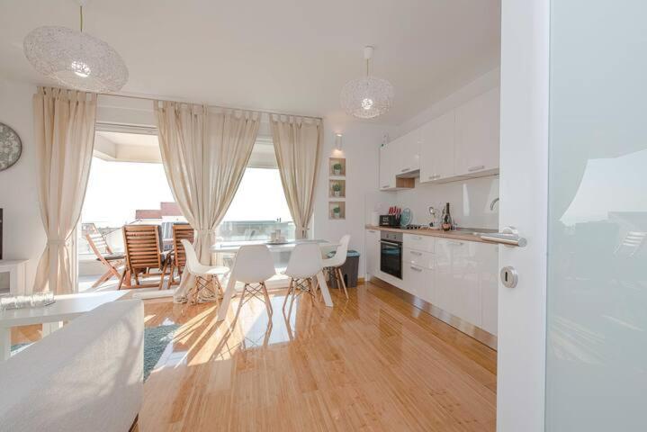 Blue Sky, Modern Sea View Apartment Novalja Kültér fotó