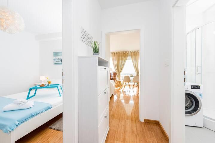 Blue Sky, Modern Sea View Apartment Novalja Kültér fotó