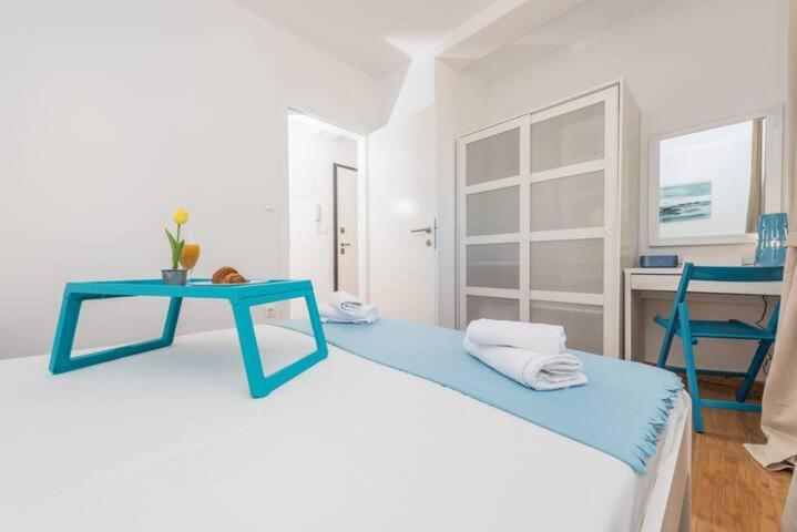 Blue Sky, Modern Sea View Apartment Novalja Kültér fotó