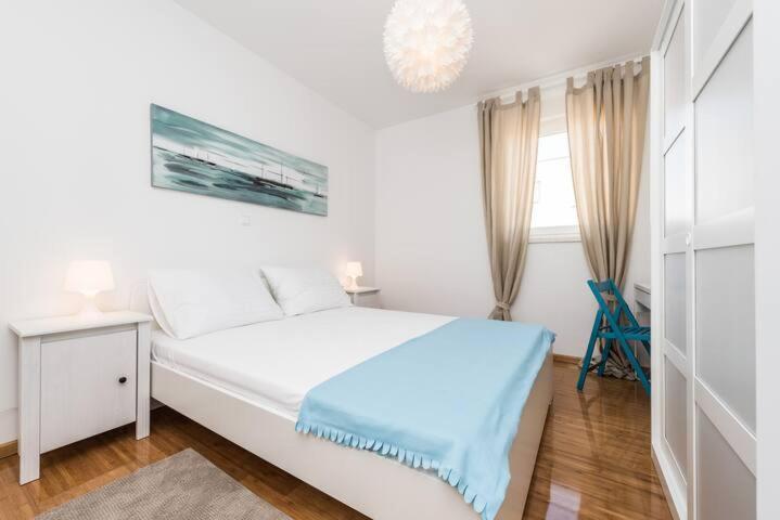 Blue Sky, Modern Sea View Apartment Novalja Kültér fotó