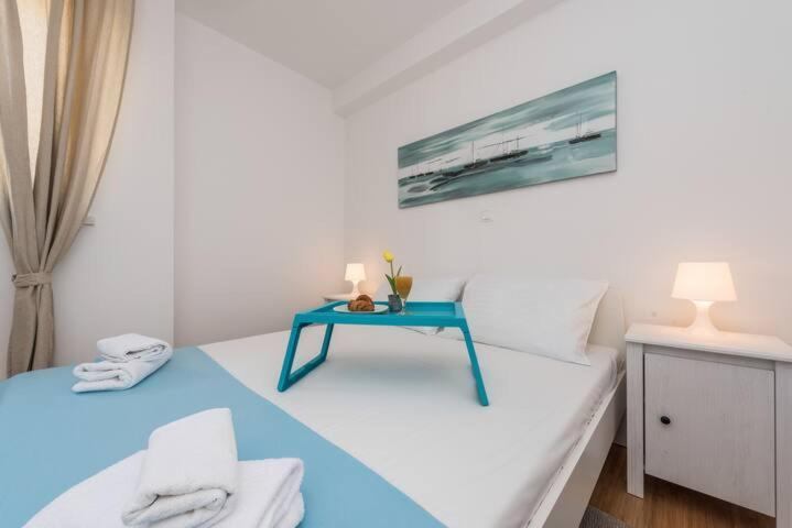 Blue Sky, Modern Sea View Apartment Novalja Kültér fotó