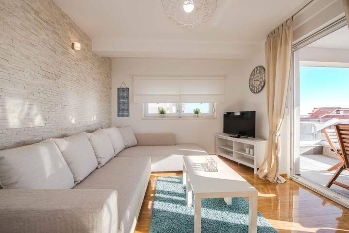 Blue Sky, Modern Sea View Apartment Novalja Kültér fotó