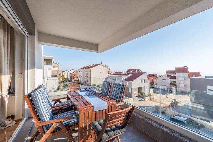Blue Sky, Modern Sea View Apartment Novalja Kültér fotó