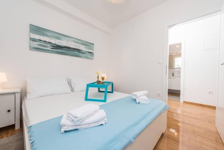 Blue Sky, Modern Sea View Apartment Novalja Kültér fotó